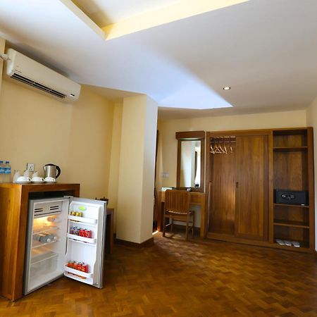 Queen'S Park Hotel Rangoon Eksteriør billede