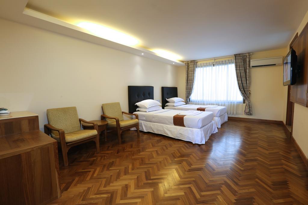 Queen'S Park Hotel Rangoon Eksteriør billede