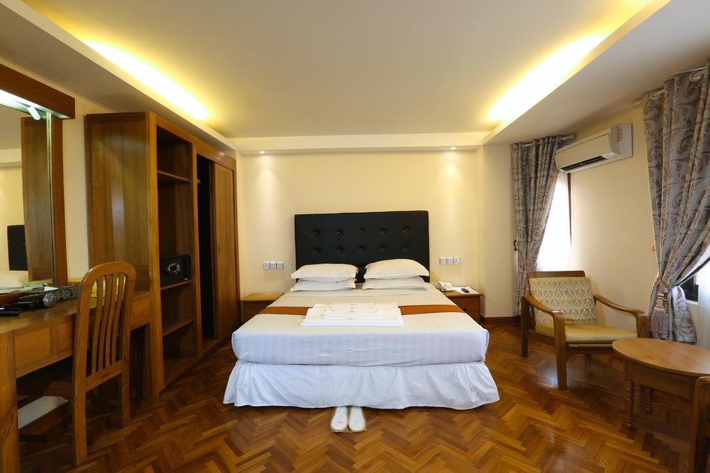 Queen'S Park Hotel Rangoon Eksteriør billede