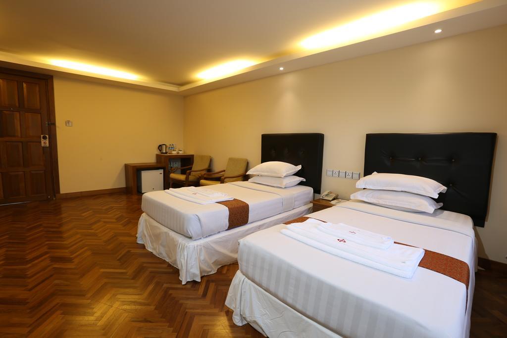 Queen'S Park Hotel Rangoon Eksteriør billede