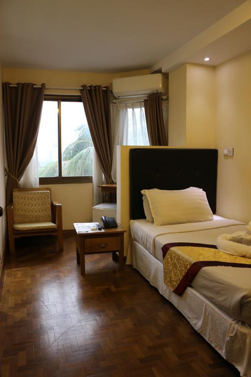 Queen'S Park Hotel Rangoon Eksteriør billede