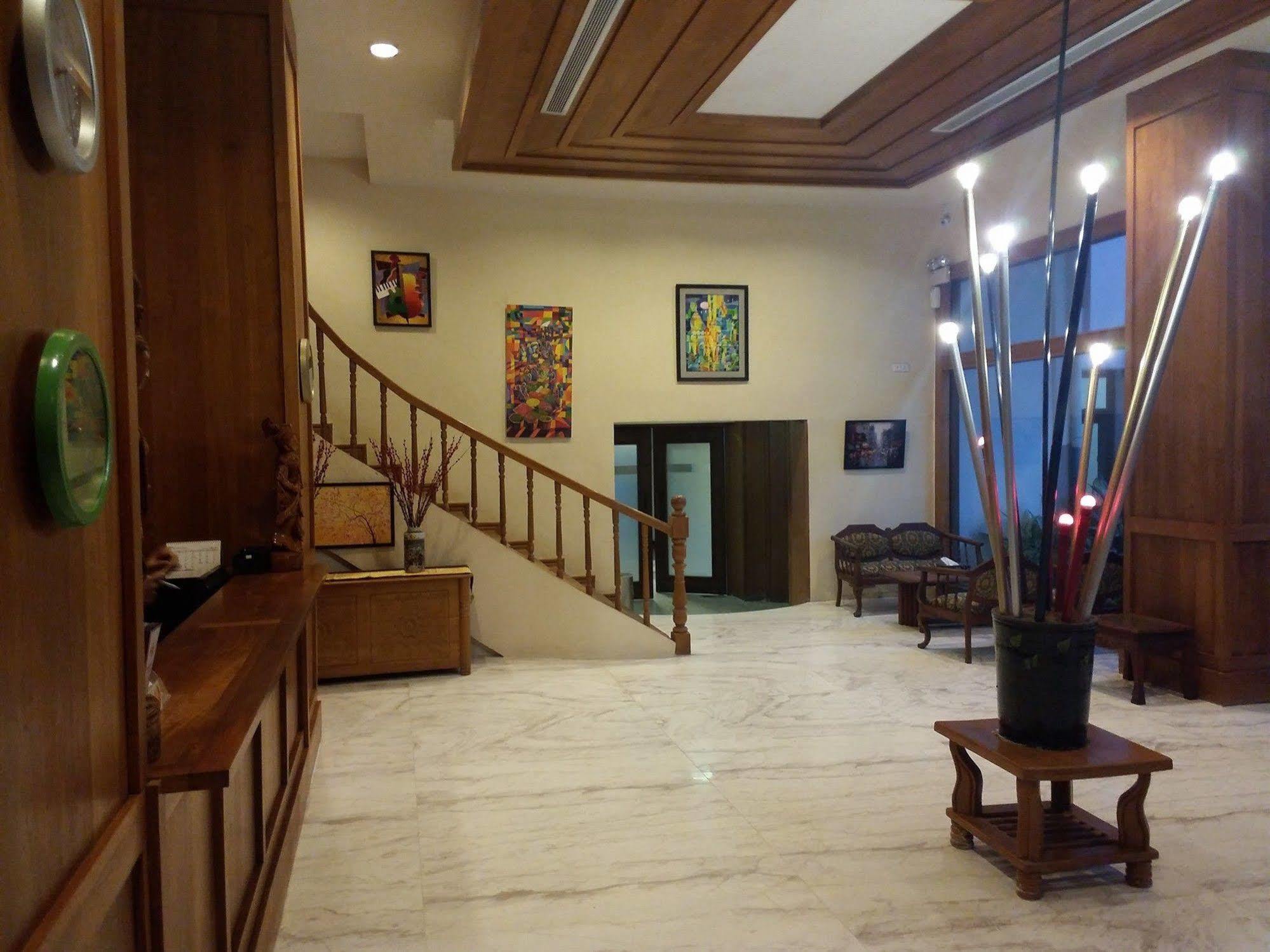 Queen'S Park Hotel Rangoon Eksteriør billede