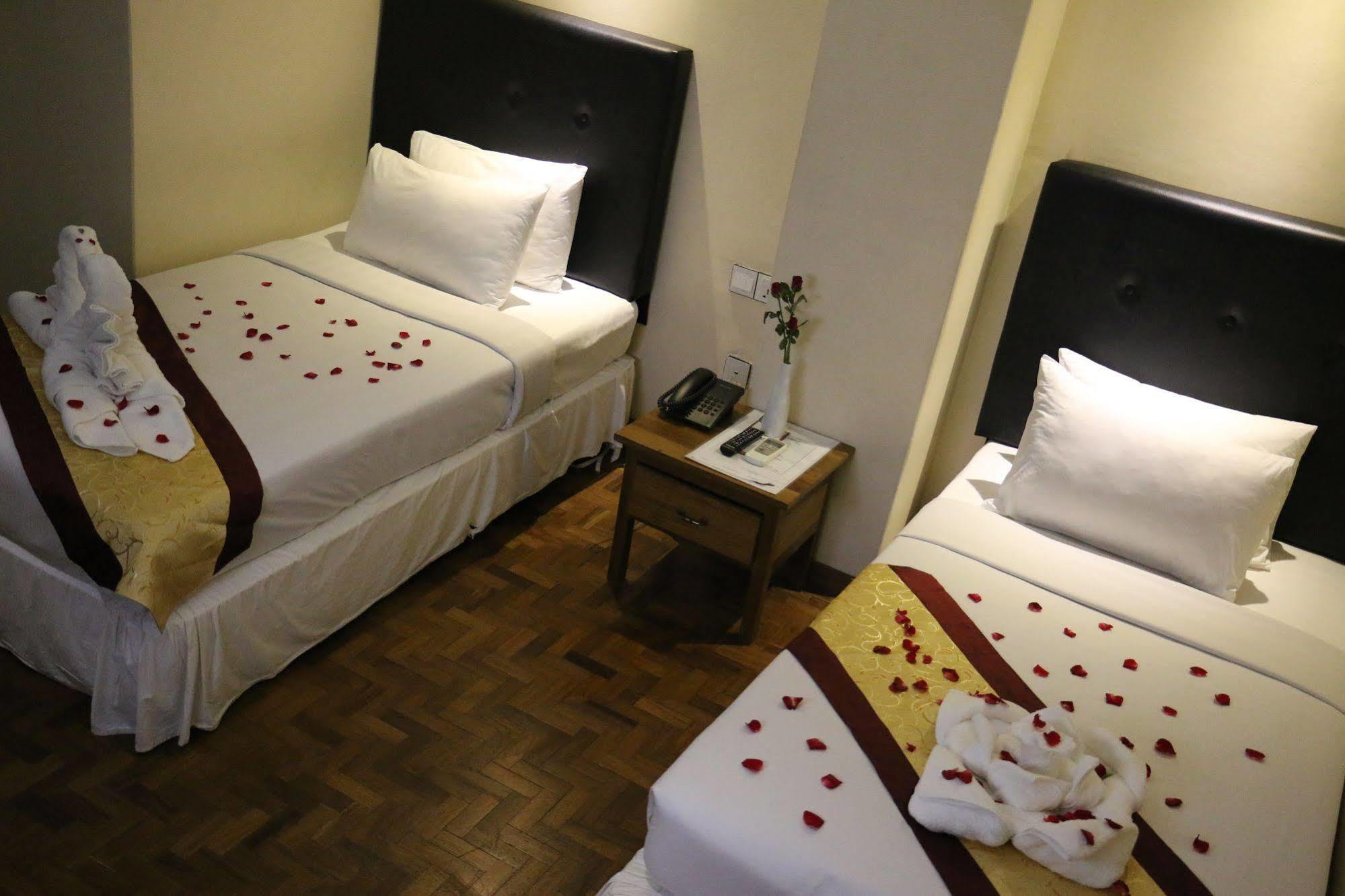 Queen'S Park Hotel Rangoon Eksteriør billede