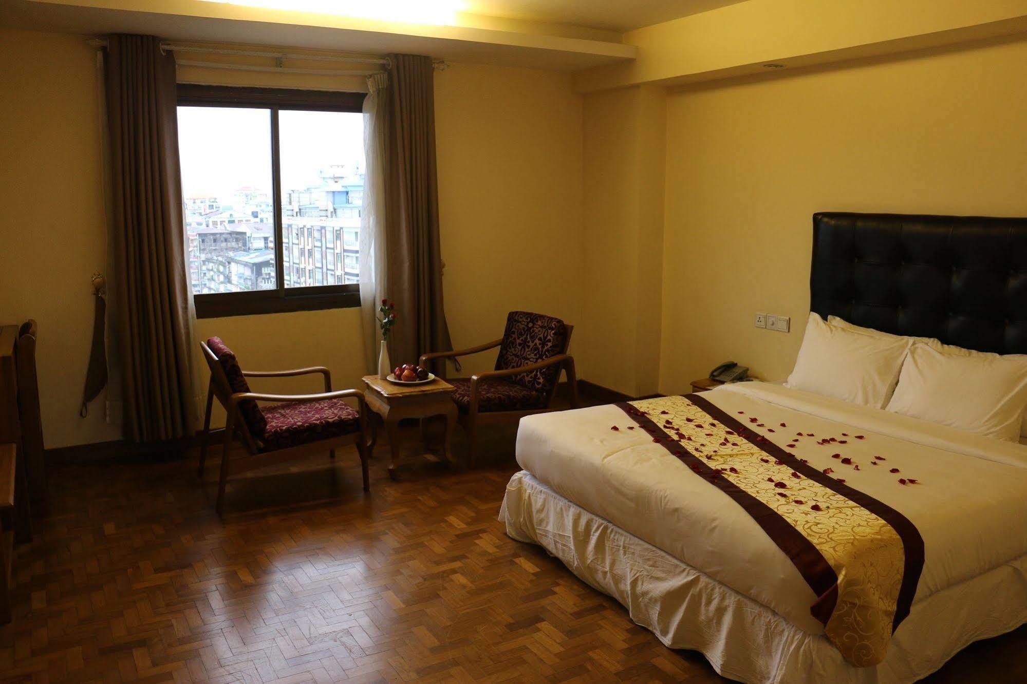 Queen'S Park Hotel Rangoon Eksteriør billede